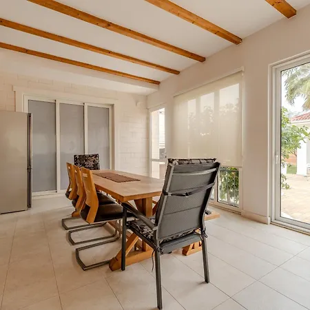 Grand Slam - Luxury Pool & Tennis Villa *
