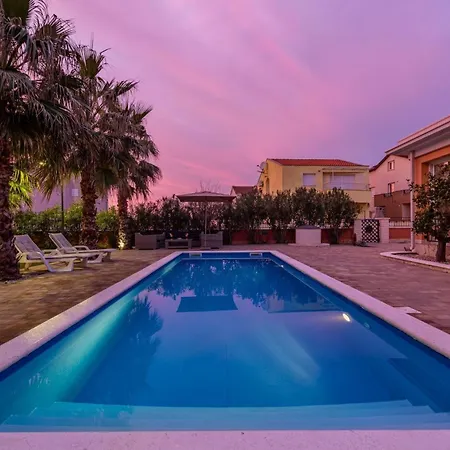 Grand Slam - Luxury Pool & Tennis Villa *