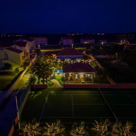 Grand Slam - Luxury Pool & Tennis *