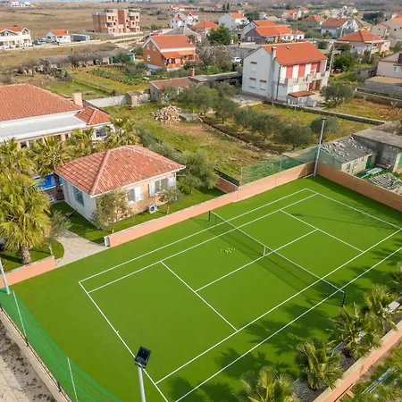 Grand Slam - Luxury Pool & Tennis