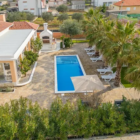Grand Slam - Luxury Pool & Tennis
